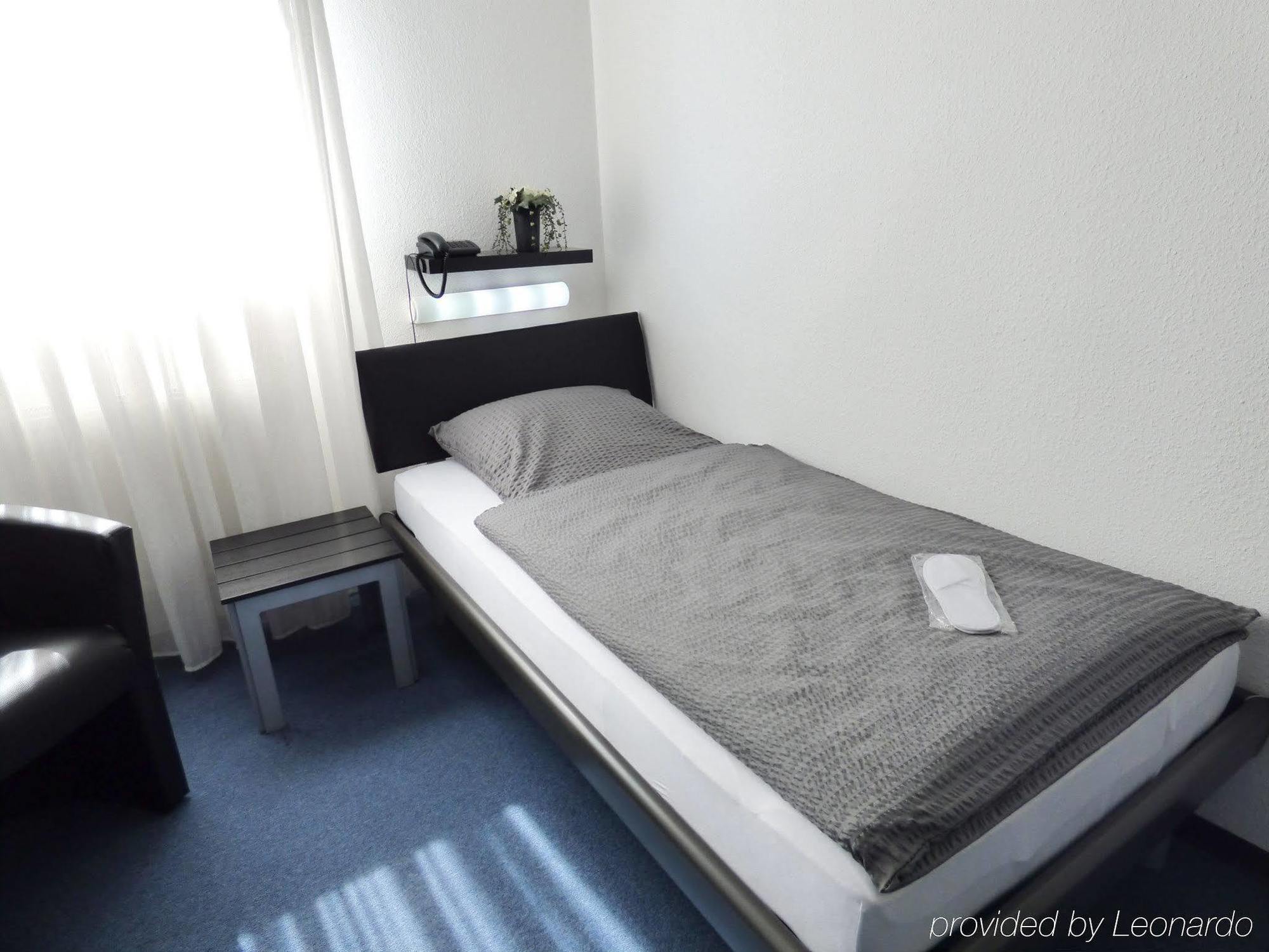 Hotel Alt Büttgen Kaarst Exterior foto